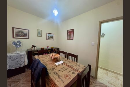 Casa à venda com 150m², 3 quartos e 2 vagas Casa à venda com 150m², 3 quartos e 2 vagasQuarto 3