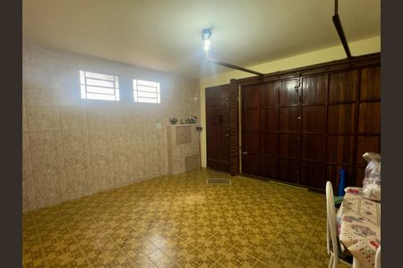 Casa à venda com 150m², 3 quartos e 2 vagas Casa à venda com 150m², 3 quartos e 2 vagasGaragem