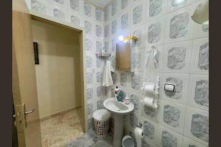 Casa à venda com 150m², 3 quartos e 2 vagas Casa à venda com 150m², 3 quartos e 2 vagasBanheiro