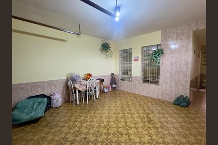 Casa à venda com 150m², 3 quartos e 2 vagas Casa à venda com 150m², 3 quartos e 2 vagasGaragem
