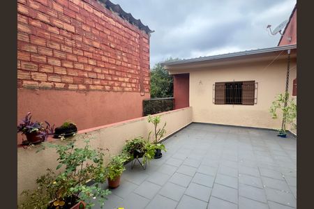 Casa à venda com 150m², 3 quartos e 2 vagas Casa à venda com 150m², 3 quartos e 2 vagasQuintal