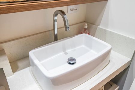 Apartamento à venda com 74m², 2 quartos e 1 vaga Apartamento à venda com 74m², 2 quartos e 1 vagaBanheiro Social