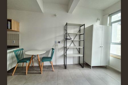 Sala/Quarto de kitnet/studio para alugar com 1 quarto, 21m² em República, São Paulo