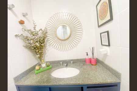 Apartamento para alugar com 56m², 2 quartos e 2 vagasBanheiro