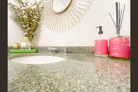 Apartamento para alugar com 56m², 2 quartos e 2 vagasBanheiro