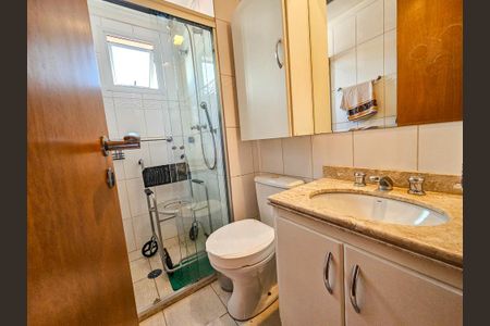 Apartamento à venda com 104m², 4 quartos e 2 vagas Apartamento à venda com 104m², 4 quartos e 2 vagasBanheiro da Suíte