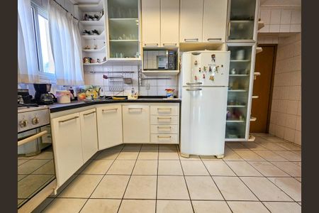 Apartamento à venda com 104m², 4 quartos e 2 vagas Apartamento à venda com 104m², 4 quartos e 2 vagasCozinha