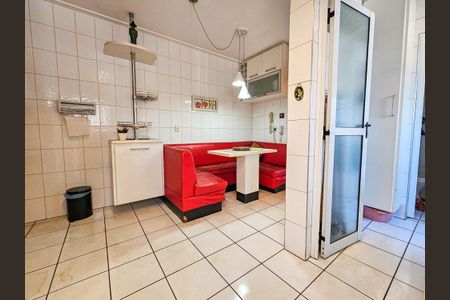 Apartamento à venda com 104m², 4 quartos e 2 vagas Apartamento à venda com 104m², 4 quartos e 2 vagasCozinha