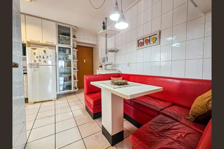 Apartamento à venda com 104m², 4 quartos e 2 vagas Apartamento à venda com 104m², 4 quartos e 2 vagasCozinha
