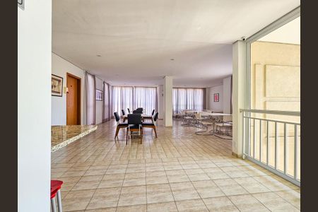Apartamento à venda com 104m², 4 quartos e 2 vagas Apartamento à venda com 104m², 4 quartos e 2 vagasÁrea comum - Salão de festas