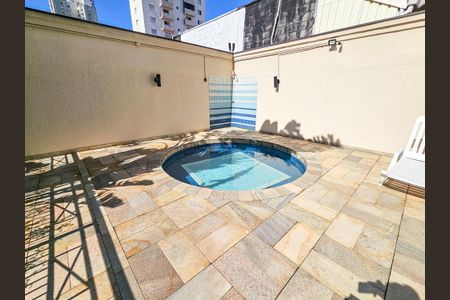 Apartamento à venda com 104m², 4 quartos e 2 vagas Apartamento à venda com 104m², 4 quartos e 2 vagasÁrea comum - Piscina