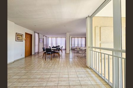 Apartamento à venda com 104m², 4 quartos e 2 vagas Apartamento à venda com 104m², 4 quartos e 2 vagasÁrea comum - Salão de festas