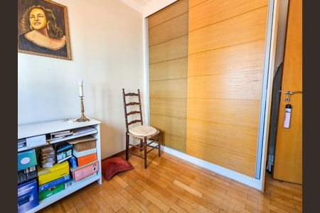 Apartamento à venda com 104m², 4 quartos e 2 vagas Apartamento à venda com 104m², 4 quartos e 2 vagasQuarto 1