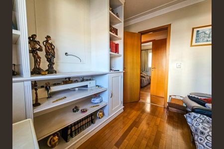 Apartamento à venda com 104m², 4 quartos e 2 vagas Apartamento à venda com 104m², 4 quartos e 2 vagasQuarto 2