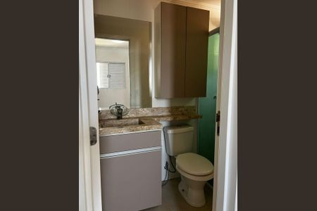 Banheiro de apartamento à venda com 3 quartos, 70m² em Parque Assuncao, Taboão da Serra