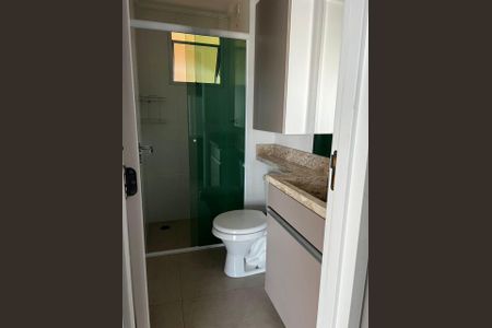 Banheiro de apartamento à venda com 3 quartos, 70m² em Parque Assuncao, Taboão da Serra