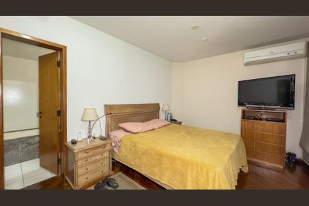 Apartamento à venda com 178m², 3 quartos e 3 vagas Apartamento à venda com 178m², 3 quartos e 3 vagasQuarto 3 - Suíte