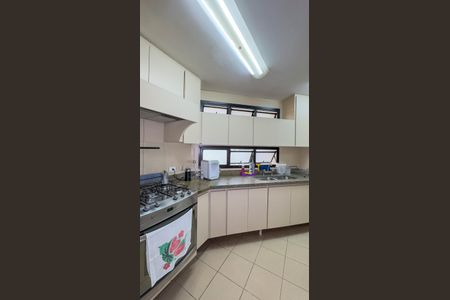 Apartamento à venda com 178m², 3 quartos e 3 vagas Apartamento à venda com 178m², 3 quartos e 3 vagasCozinha
