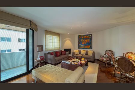Apartamento à venda com 178m², 3 quartos e 3 vagas Apartamento à venda com 178m², 3 quartos e 3 vagasSala