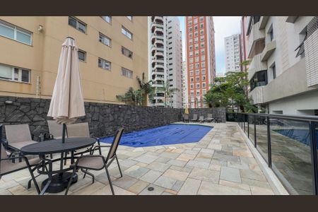 Apartamento à venda com 178m², 3 quartos e 3 vagas Apartamento à venda com 178m², 3 quartos e 3 vagasPiscina