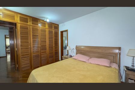 Apartamento à venda com 178m², 3 quartos e 3 vagas Apartamento à venda com 178m², 3 quartos e 3 vagasQuarto 3 - Suíte