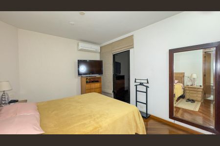 Apartamento à venda com 178m², 3 quartos e 3 vagas Apartamento à venda com 178m², 3 quartos e 3 vagasQuarto 3 - Suíte