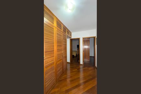 Apartamento à venda com 178m², 3 quartos e 3 vagas Apartamento à venda com 178m², 3 quartos e 3 vagasCorredor