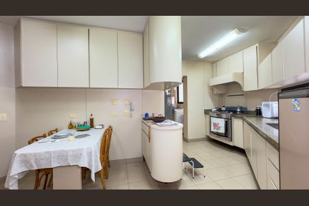 Apartamento à venda com 178m², 3 quartos e 3 vagas Apartamento à venda com 178m², 3 quartos e 3 vagasCozinha