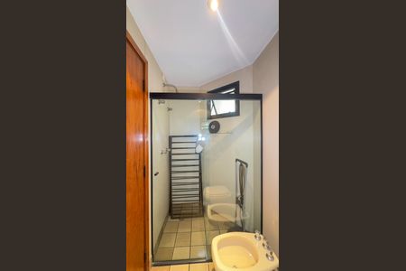 Apartamento à venda com 178m², 3 quartos e 3 vagas Apartamento à venda com 178m², 3 quartos e 3 vagasBanheiro da Suíte 1