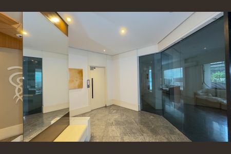 Apartamento à venda com 178m², 3 quartos e 3 vagas Apartamento à venda com 178m², 3 quartos e 3 vagasHall de entrada