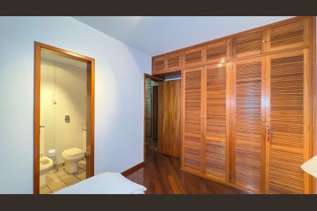 Apartamento à venda com 178m², 3 quartos e 3 vagas Apartamento à venda com 178m², 3 quartos e 3 vagasQuarto 2 - Suíte