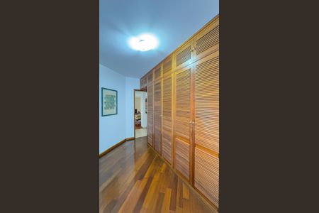 Apartamento à venda com 178m², 3 quartos e 3 vagas Apartamento à venda com 178m², 3 quartos e 3 vagasCorredor
