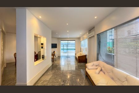 Apartamento à venda com 178m², 3 quartos e 3 vagas Apartamento à venda com 178m², 3 quartos e 3 vagasSalão de Festas