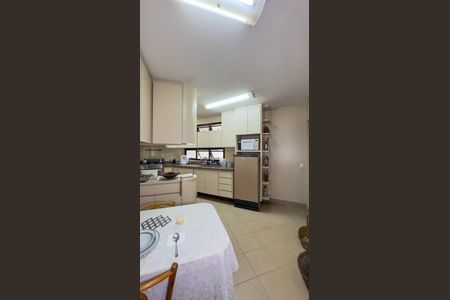 Apartamento à venda com 178m², 3 quartos e 3 vagas Apartamento à venda com 178m², 3 quartos e 3 vagasCozinha