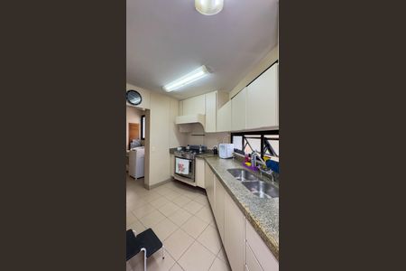 Apartamento à venda com 178m², 3 quartos e 3 vagas Apartamento à venda com 178m², 3 quartos e 3 vagasCozinha