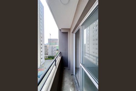 Studio para alugar com 27m², 1 quarto e sem vaga Studio para alugar com 27m², 1 quarto e sem vagaVaranda
