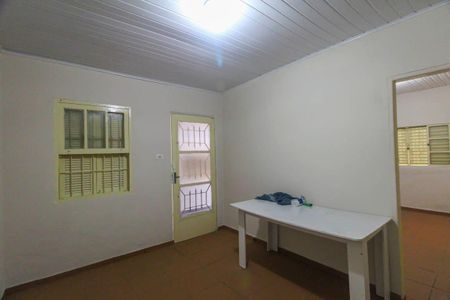 Casa à venda com 105m², 1 quarto e 2 vagasSala