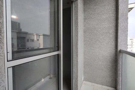 Apartamento à venda com 51m², 2 quartos e 1 vaga Apartamento à venda com 51m², 2 quartos e 1 vagaVaranda