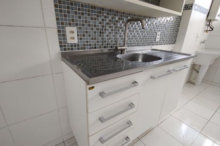 Apartamento à venda com 51m², 2 quartos e 1 vaga Apartamento à venda com 51m², 2 quartos e 1 vagaCozinha - Armários
