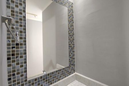 Apartamento à venda com 51m², 2 quartos e 1 vaga Apartamento à venda com 51m², 2 quartos e 1 vagaBanheiro Social