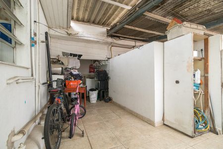 Casa à venda com 300m², 7 quartos e 2 vagas Casa à venda com 300m², 7 quartos e 2 vagasÁrea externa