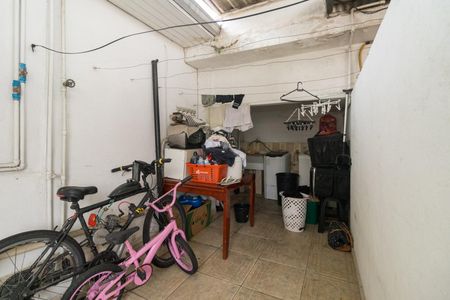 Casa à venda com 300m², 7 quartos e 2 vagas Casa à venda com 300m², 7 quartos e 2 vagasÁrea externa