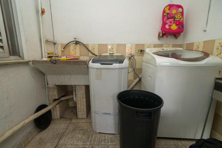 Casa à venda com 300m², 7 quartos e 2 vagas Casa à venda com 300m², 7 quartos e 2 vagasÁrea de Serviço 2