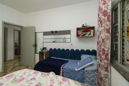 Casa à venda com 300m², 7 quartos e 2 vagas Casa à venda com 300m², 7 quartos e 2 vagasQuarto 2