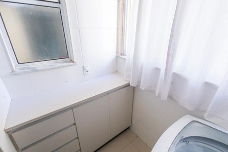 Apartamento à venda com 90m², 3 quartos e 1 vaga Apartamento à venda com 90m², 3 quartos e 1 vagaArea de serviço