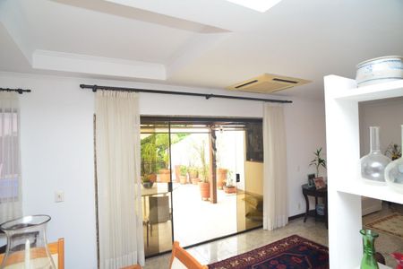 Apartamento para alugar com 214m², 3 quartos e 3 vagasSala