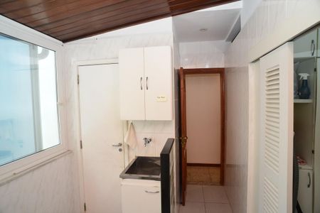 Apartamento para alugar com 214m², 3 quartos e 3 vagasÁrea de Serviço