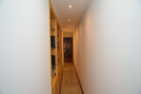 Apartamento para alugar com 214m², 3 quartos e 3 vagasCorredor