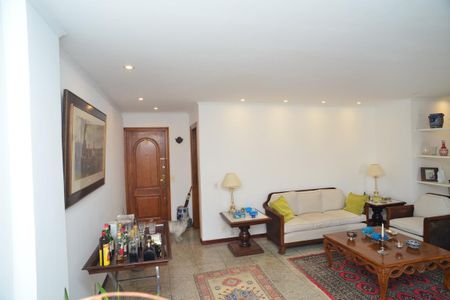 Apartamento para alugar com 214m², 3 quartos e 3 vagasSala