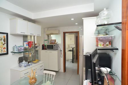 Apartamento para alugar com 214m², 3 quartos e 3 vagasCozinha